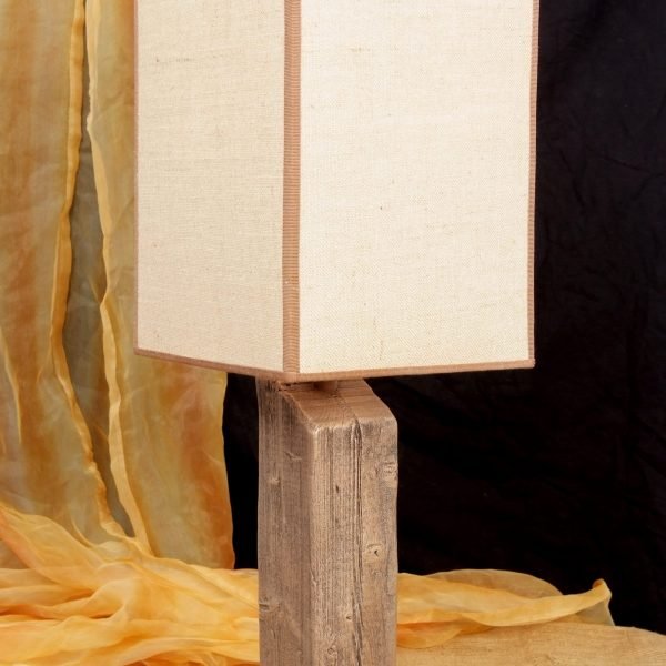 lampada in legno artigianale