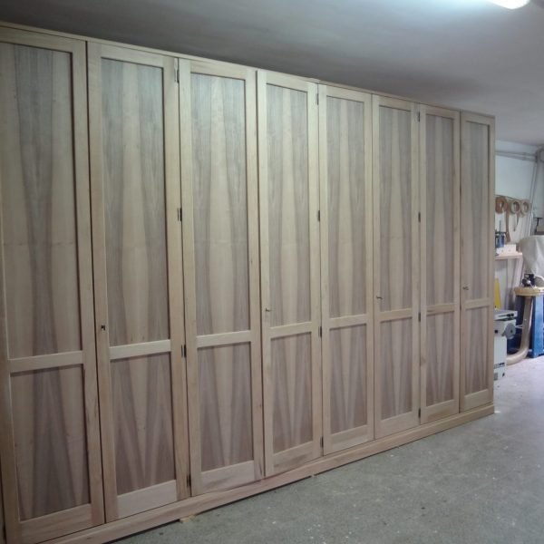 armadio su misura in legno bianco a Roma